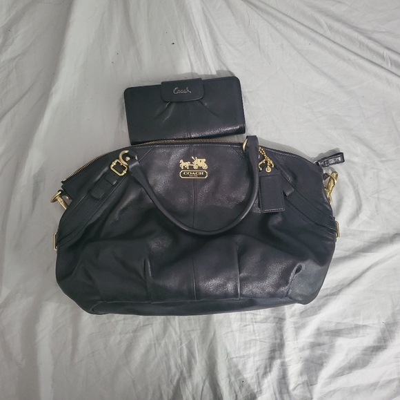 Coach leather handbag with wallet - Picture 9 of 10